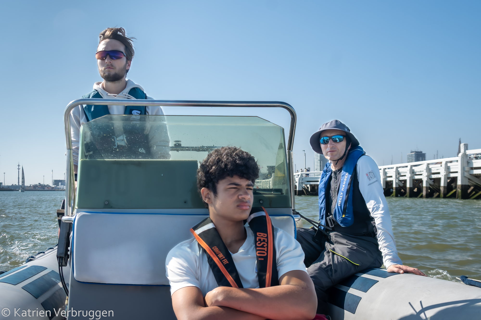 Aan boord van de begeleidingsboot