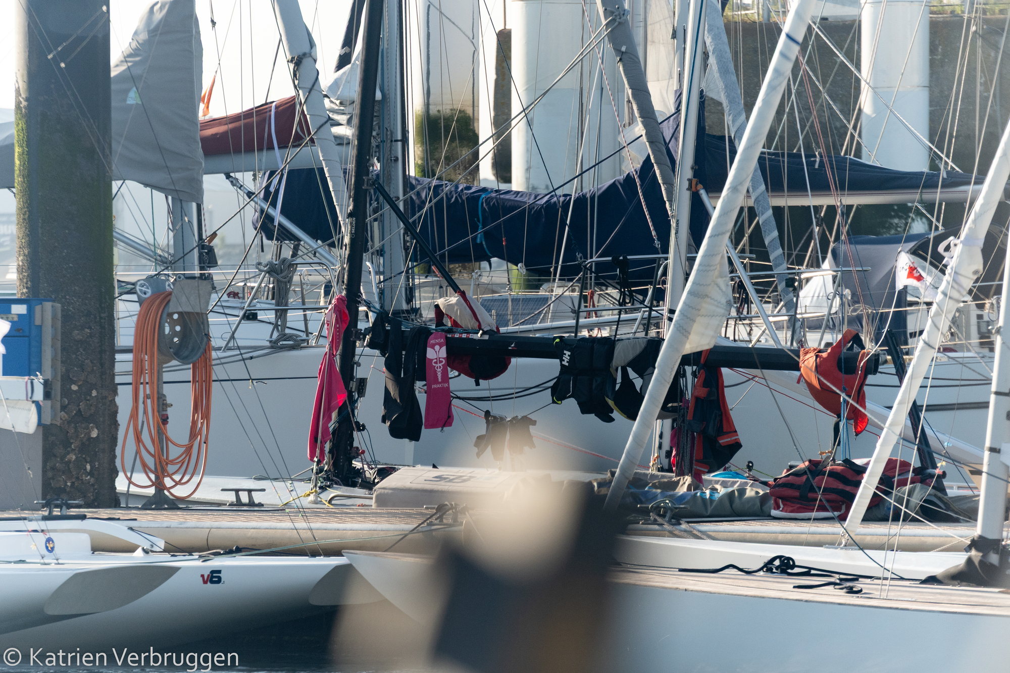 Masten in de jachthaven
